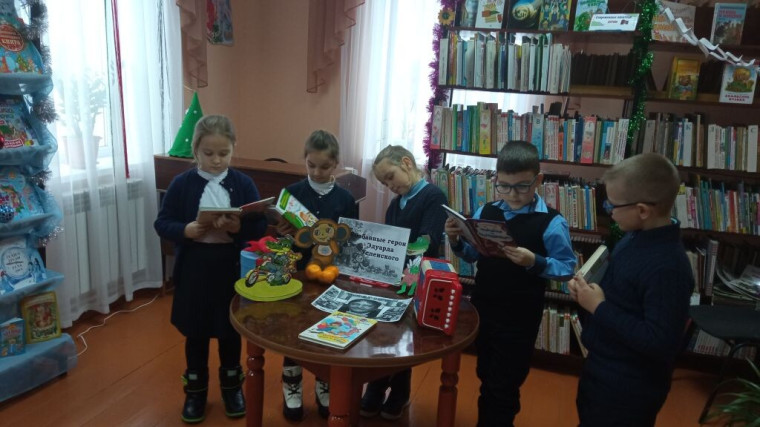 В Белозоровской модельной библиотеке дети прошло библиопутешествие «Катится, катится голубой вагон».